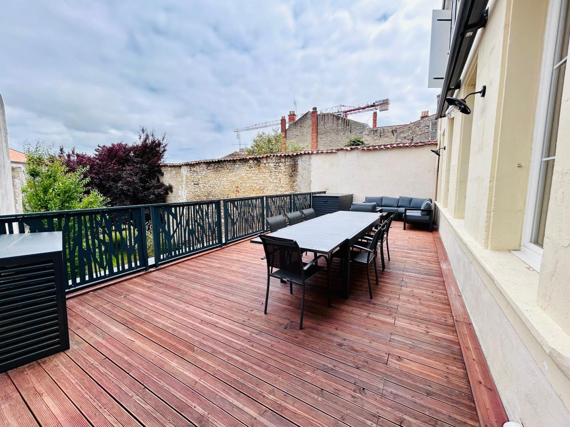Le Republique - Logements Avec Jardin Situes En Plein Coeur De Ville Et Proche Des Thermes Rochefort (Charente-Maritime) Exterior foto